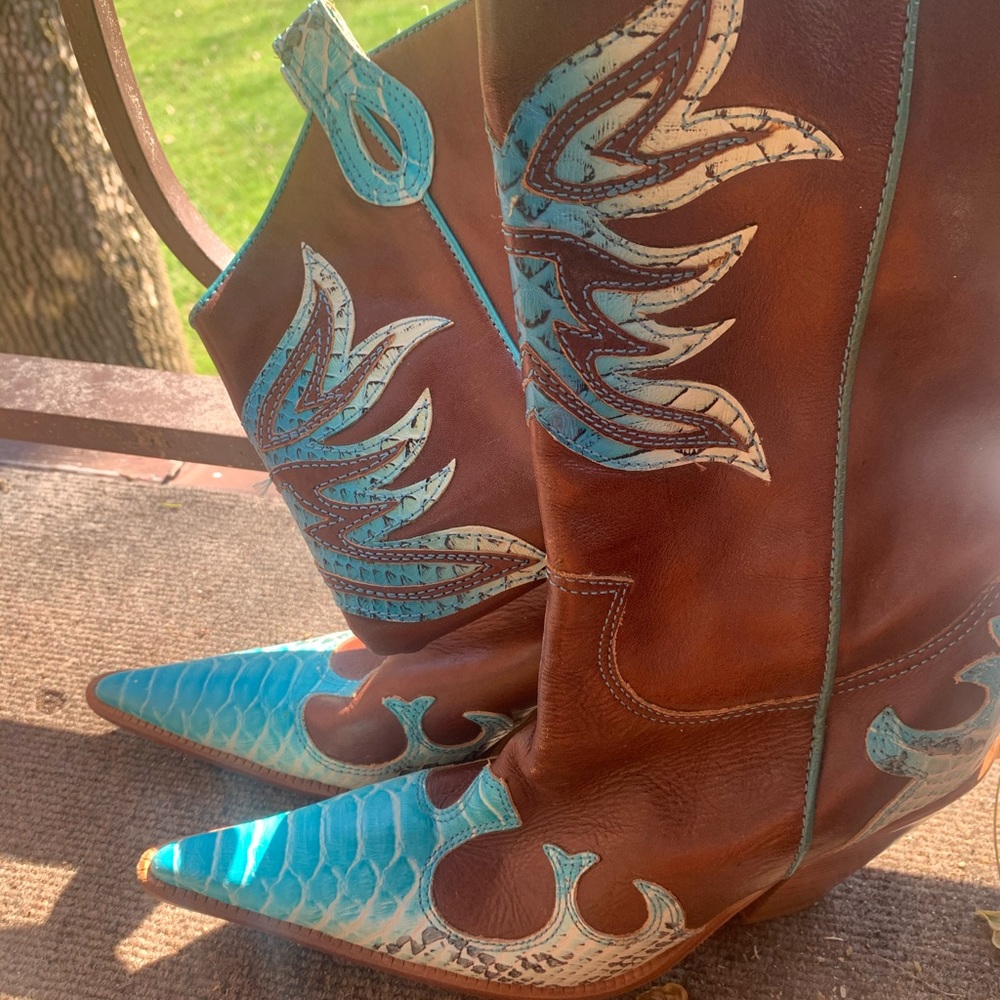 Luxury Vintage Footwear.
